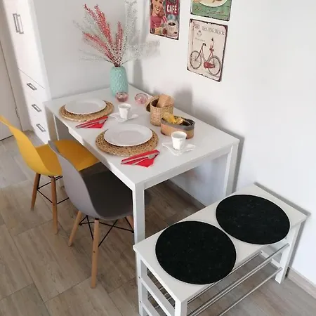 Myrsini's Néa Péramos