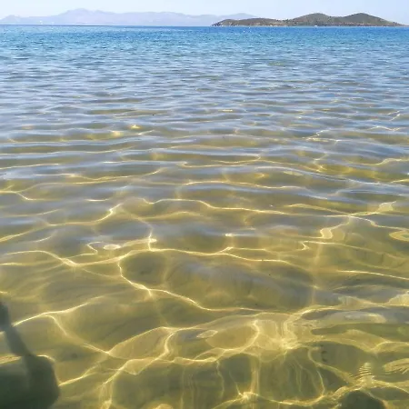 Myrsini's Néa Péramos