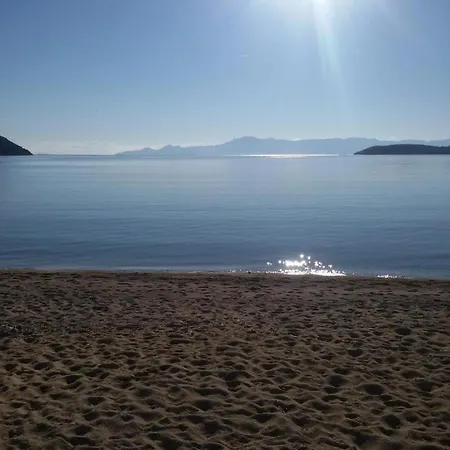 Myrsini's Néa Péramos