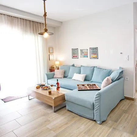 Myrsini's Néa Péramos