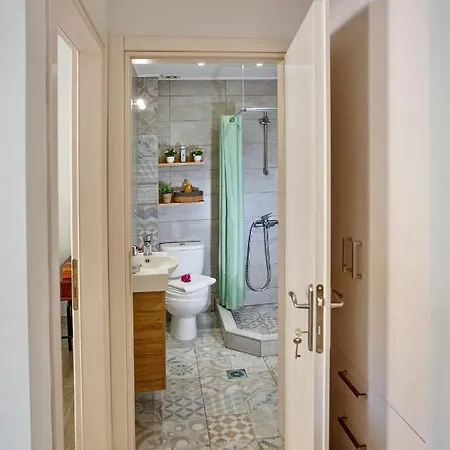 Myrsini's * Néa Péramos